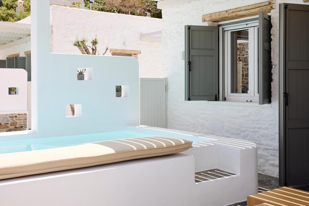 Wise Luxury Suites Kythnos Exterior photo
