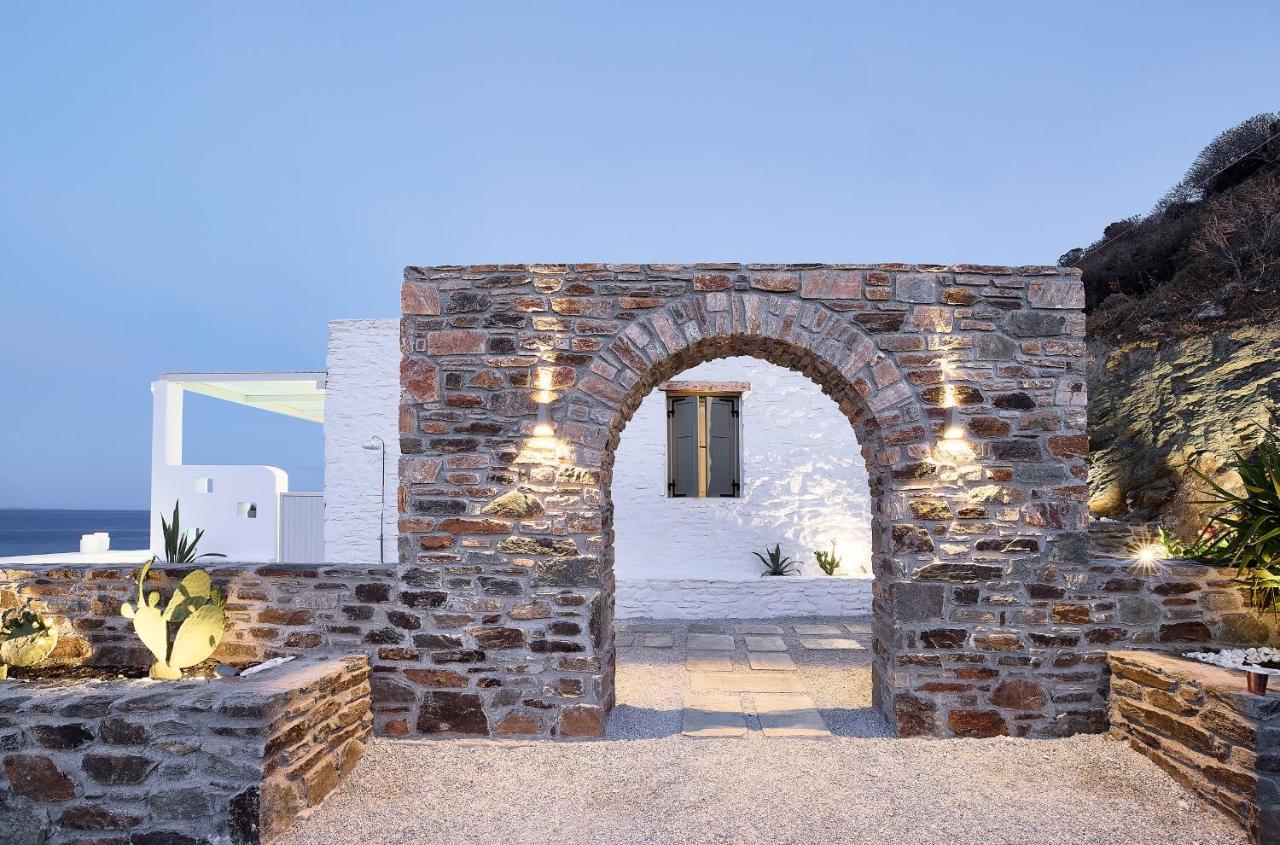 Wise Luxury Suites Kythnos Exterior photo