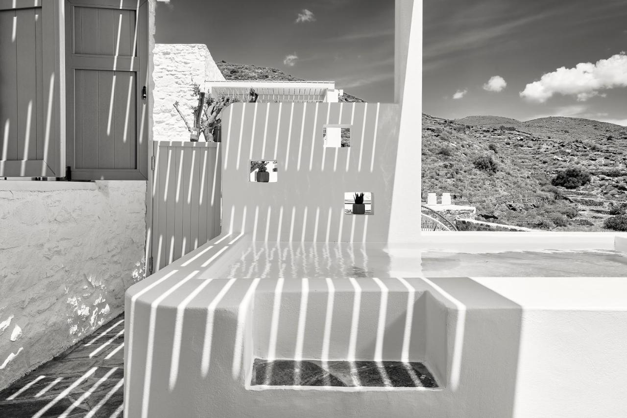 Wise Luxury Suites Kythnos Exterior photo