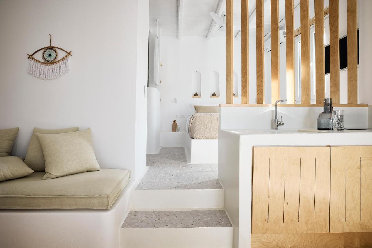 Wise Luxury Suites Kythnos Exterior photo