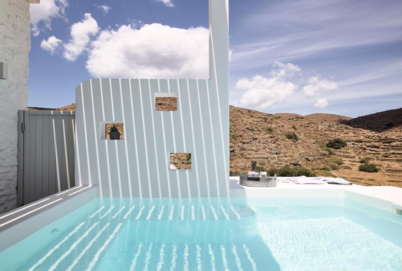 Wise Luxury Suites Kythnos Exterior photo
