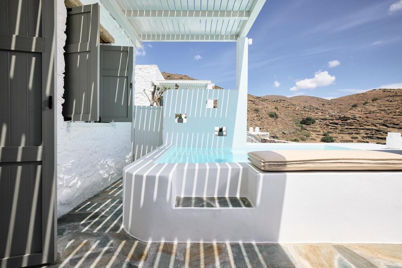 Wise Luxury Suites Kythnos Exterior photo