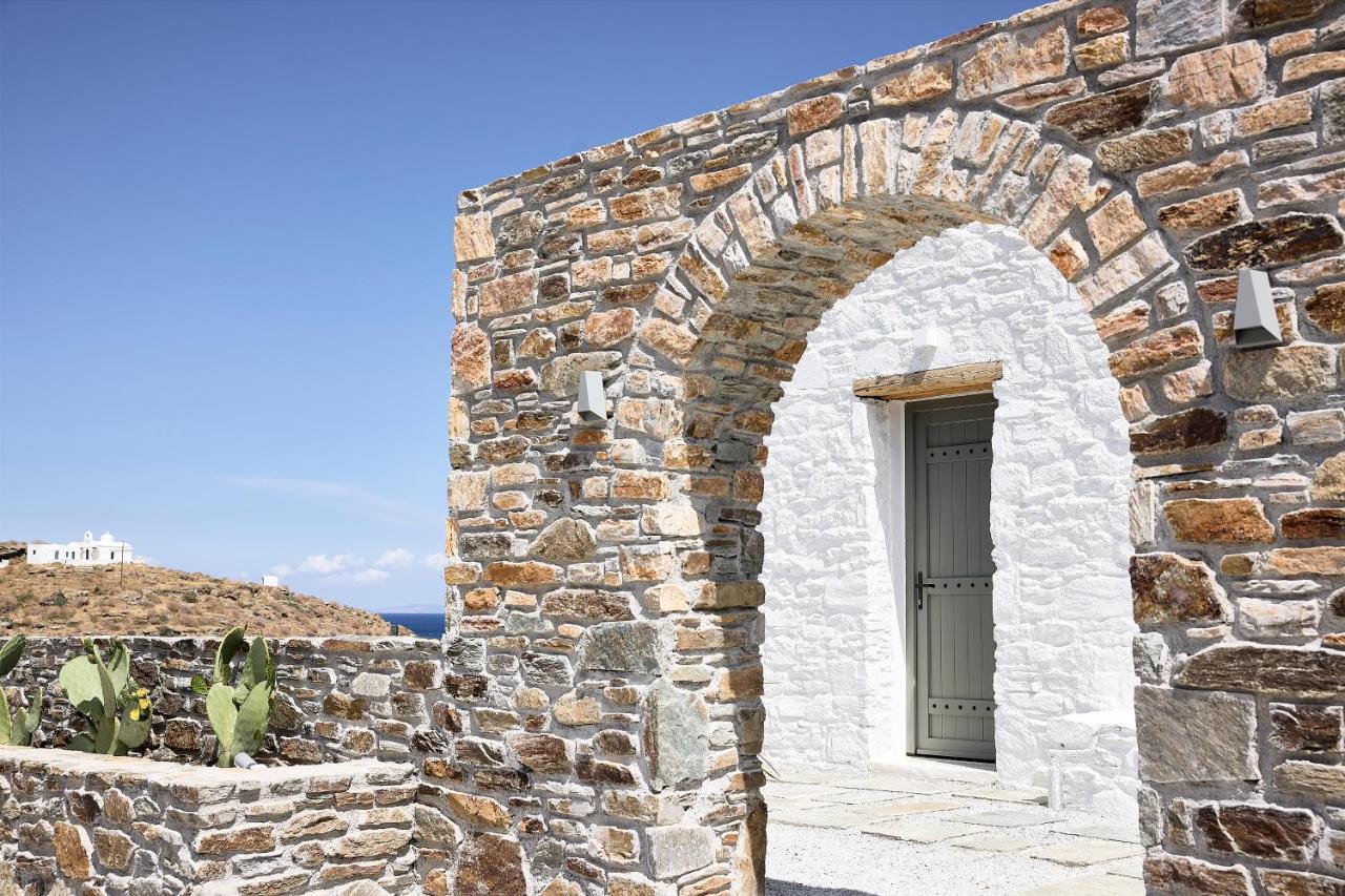 Wise Luxury Suites Kythnos Exterior photo